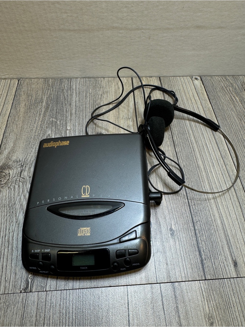 Vintage 1996 Audiophase Personal Portable CD Player  w/headset Gray CD-102